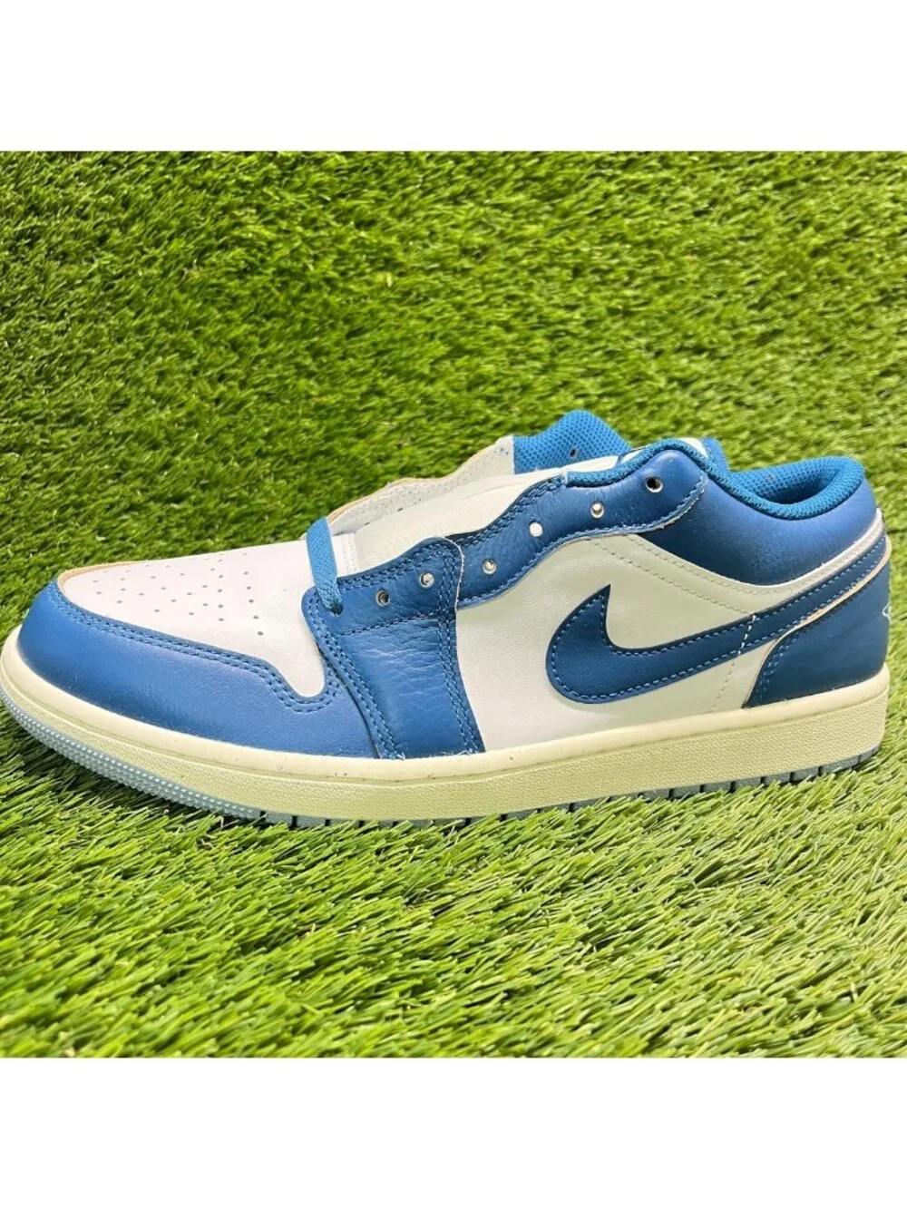 Nike Air Jordan 1 Low SE Mens Size 11 White Blue Athletic Leather Shoes Sneakers